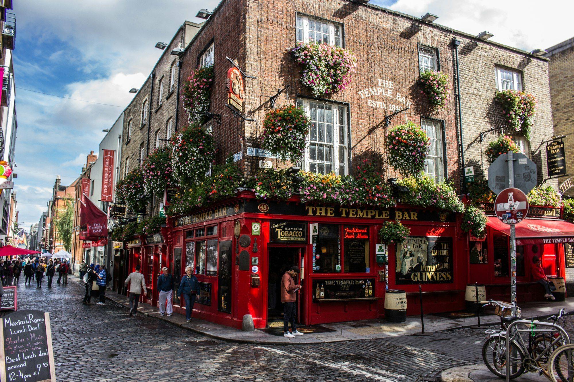 Guide to Irish Citizenship Requirements in 2025